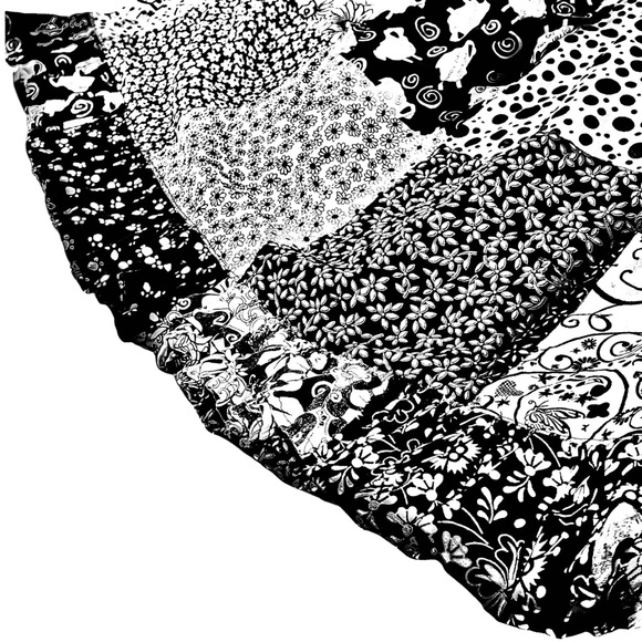 Black & white patchwork skirt, waist-20, elastic waist, ruffles on bottom EUC - Picture 3 of 10